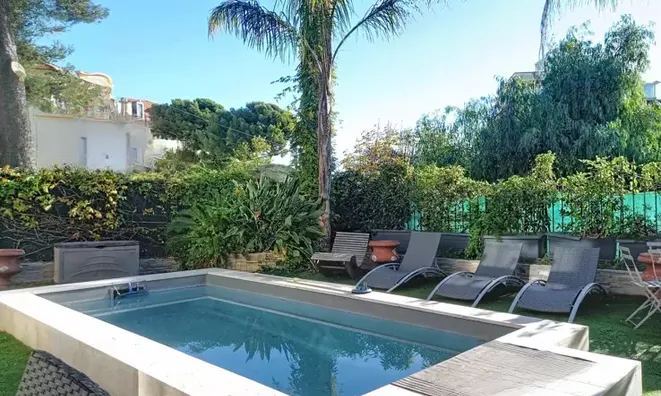 Недвижимость Villa Petit Juas: 1