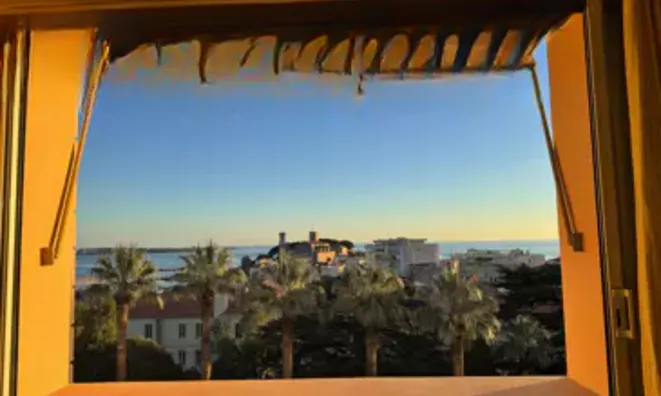 Недвижимость Villa Petit Juas: 2