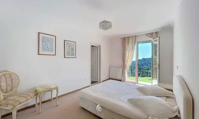 Недвижимость Villa La Bocca: 10