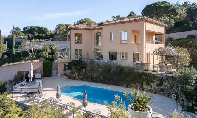 Недвижимость House Cannes: 1