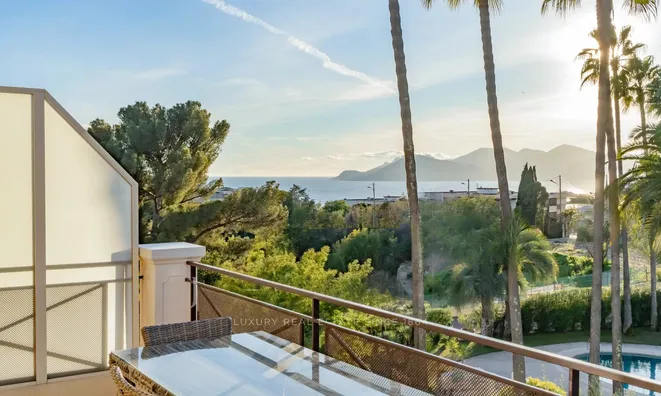 Недвижимость Villa Croix des Gardes: 2