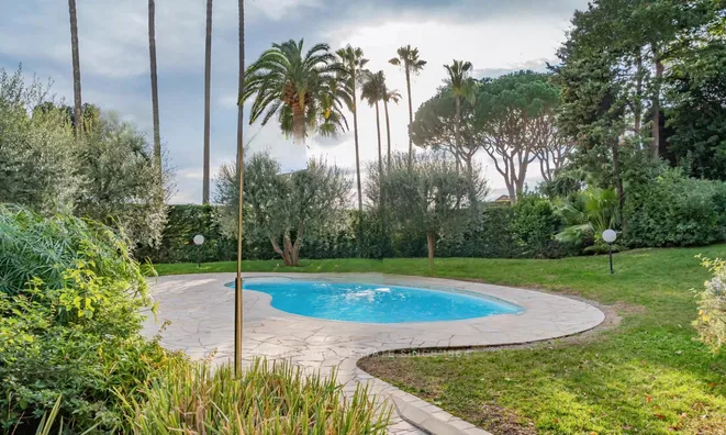 Недвижимость Villa Croix des Gardes: 11