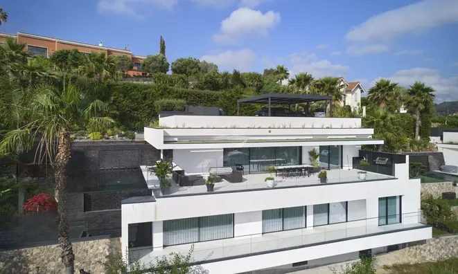 Недвижимость Villa Croix des Gardes: 2