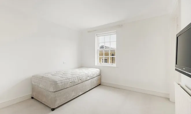 Недвижимость Bourne Street: 2