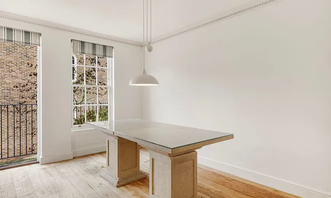 Недвижимость Bourne Street: 13