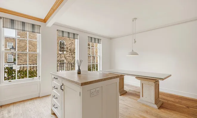 Недвижимость Bourne Street: 15