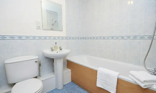 Недвижимость Skyline Plaza, Commercial Road, Aldgage East: 2