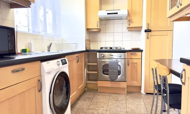 Недвижимость Hallfield Estate: 11