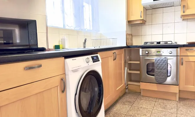 Недвижимость Hallfield Estate: 14