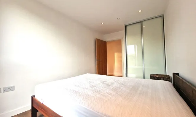 Недвижимость Spacious 1 Bed Flat, Woodberry Down: 2