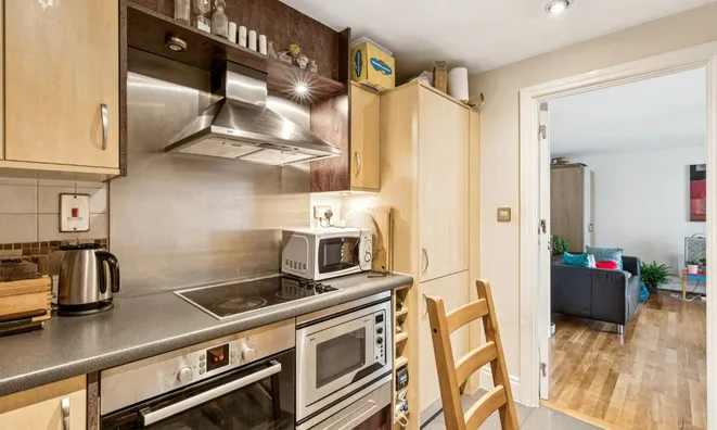 Недвижимость Dolphin House, Smugglers Way: 2