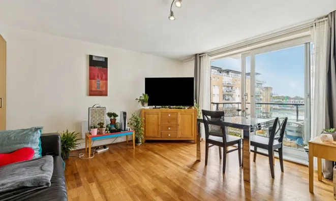 Недвижимость Dolphin House, Smugglers Way: 10