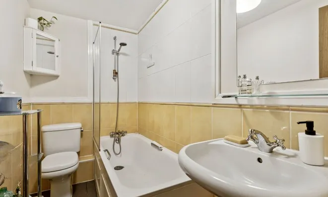 Недвижимость Dolphin House, Smugglers Way: 11