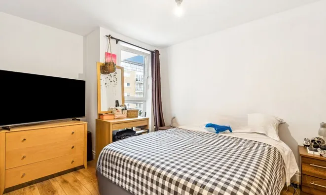 Недвижимость Dolphin House, Smugglers Way: 13