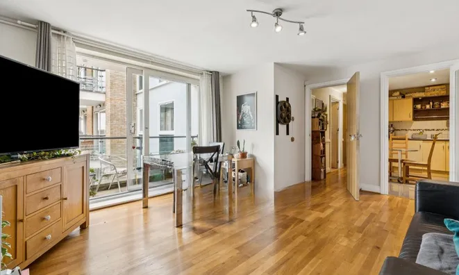 Недвижимость Dolphin House, Smugglers Way: 14