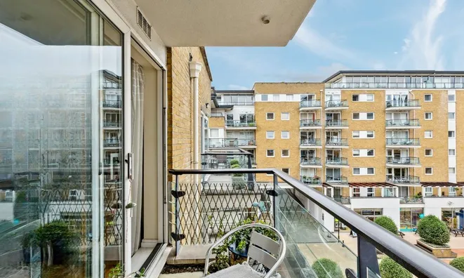 Недвижимость Dolphin House, Smugglers Way: 16