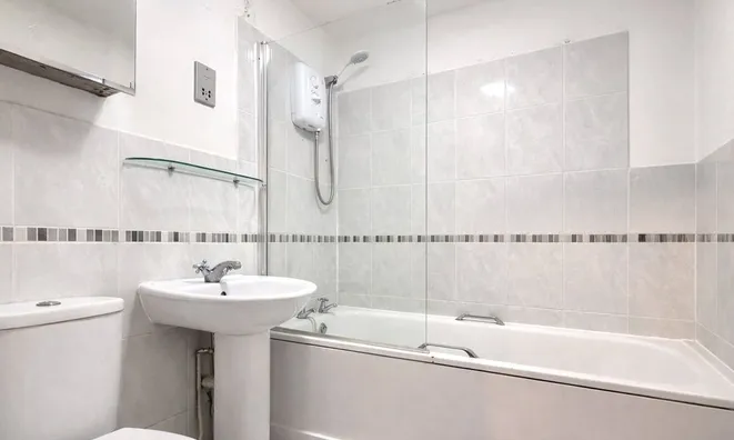 Недвижимость Voltaire Road: 2