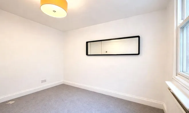 Недвижимость Voltaire Road: 8