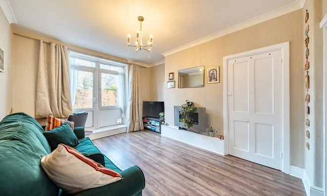 Недвижимость Cherry Garden Street: 9