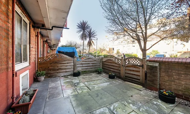 Недвижимость Cherry Garden Street: 17