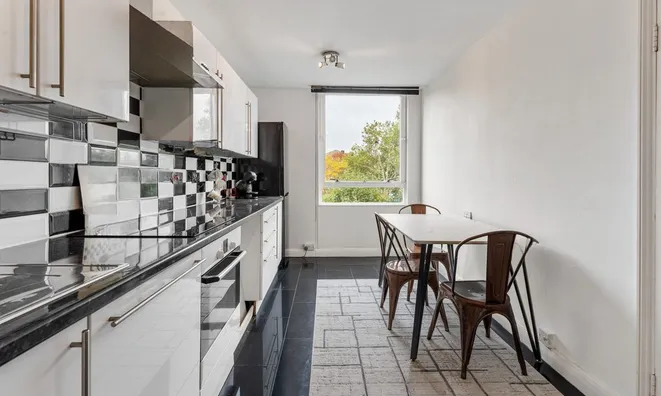 Недвижимость Bramlands Close: 14