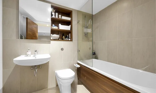 Недвижимость Bromyard Avenue: 3