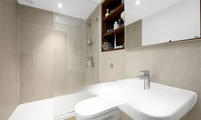 Недвижимость Bromyard Avenue: 8