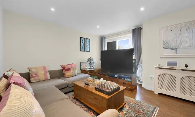 Недвижимость Bromyard Avenue: 16