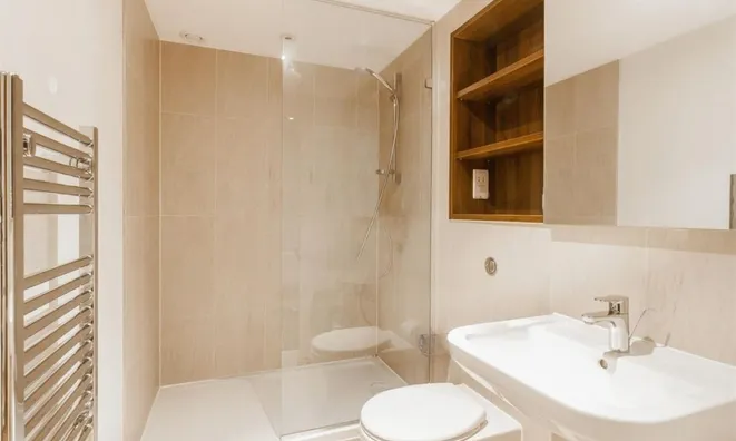 Недвижимость Bromyard Avenue: 1