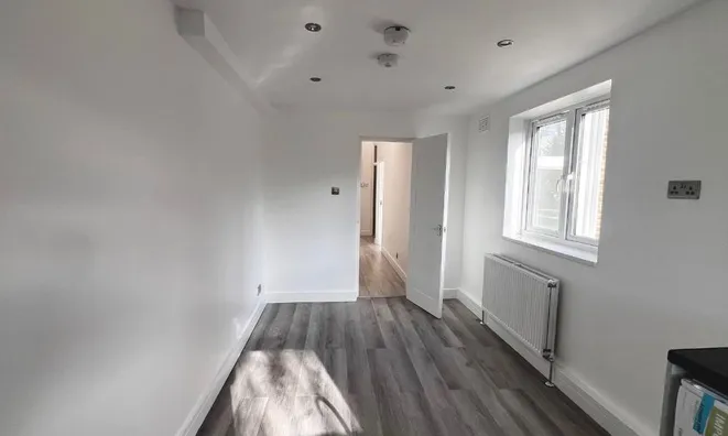 Недвижимость Askew Road: 2