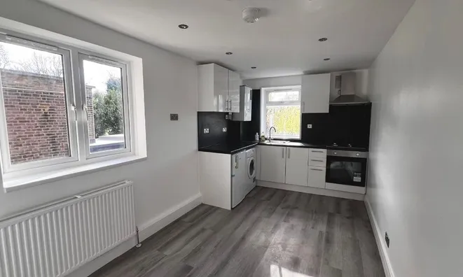 Недвижимость Askew Road: 4