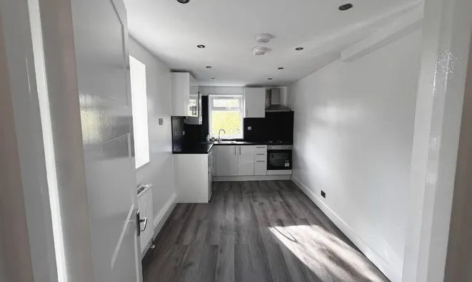 Недвижимость Askew Road: 5