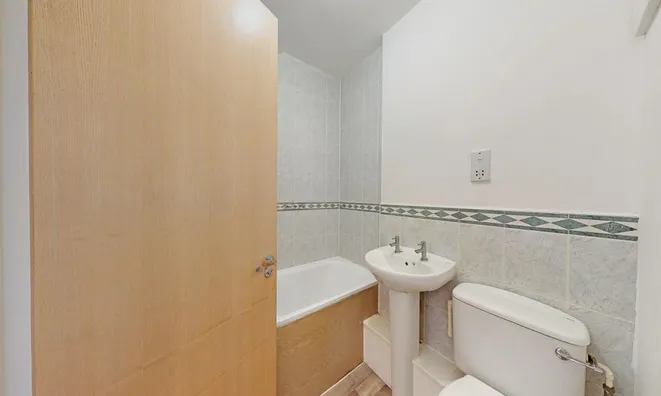 Недвижимость Skyline Plaza, Commercial Road, Aldgate: 4