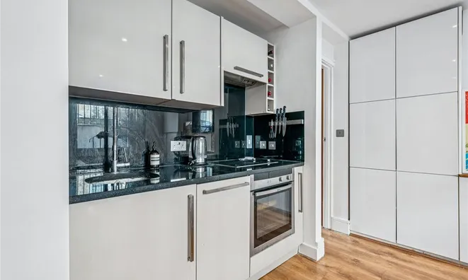 Недвижимость Queens Head Street: 1