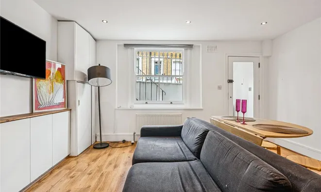 Недвижимость Queens Head Street: 8