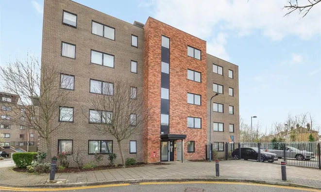 Недвижимость Gifford Road: 2