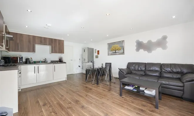 Недвижимость Gifford Road: 3