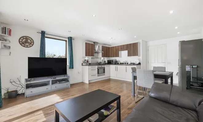 Недвижимость Gifford Road: 6