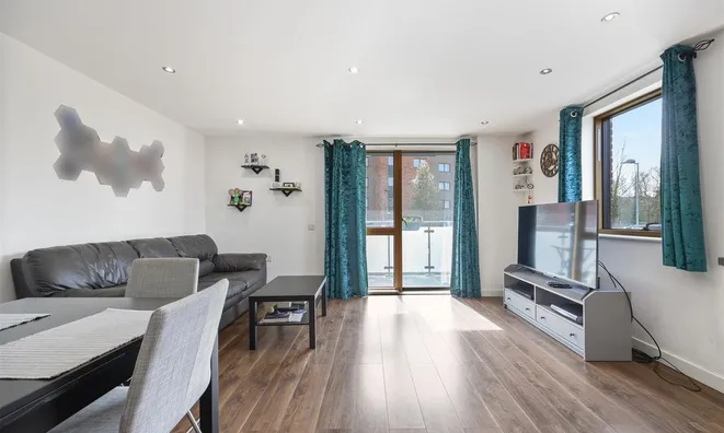 Недвижимость Gifford Road: 10