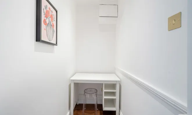 Недвижимость Knatchbull Road: 2