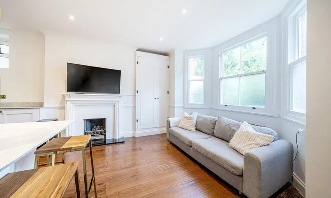 Недвижимость Knatchbull Road: 3