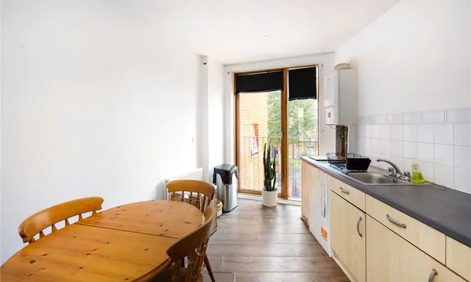 Недвижимость Lyme Grove House, Lyme Grove, Loddiges Road: 1