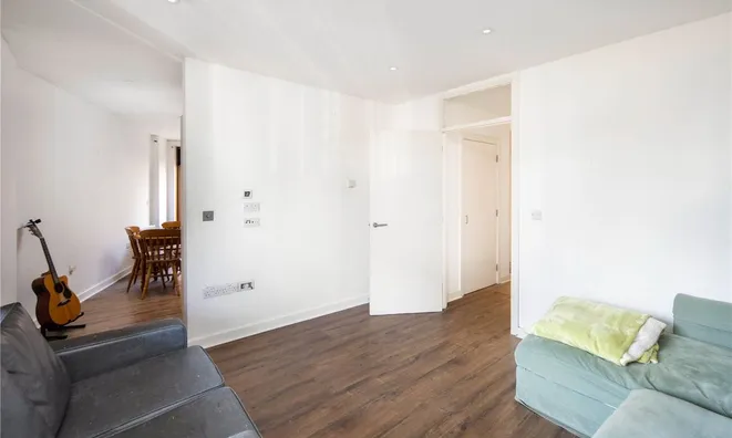 Недвижимость Lyme Grove House, Lyme Grove, Loddiges Road: 3