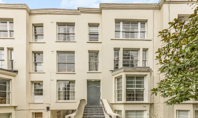 Недвижимость Cliff Court, Cliff Road: 9