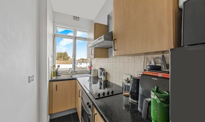 Недвижимость Cliff Court, Cliff Road: 10