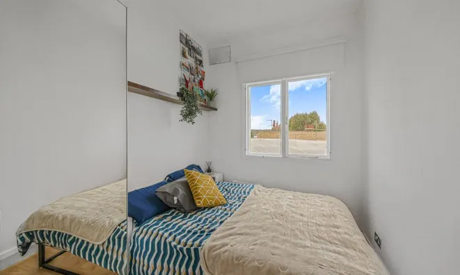 Недвижимость Cliff Court, Cliff Road: 13