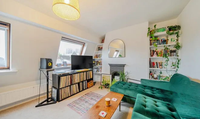 Недвижимость Landor Road: 2