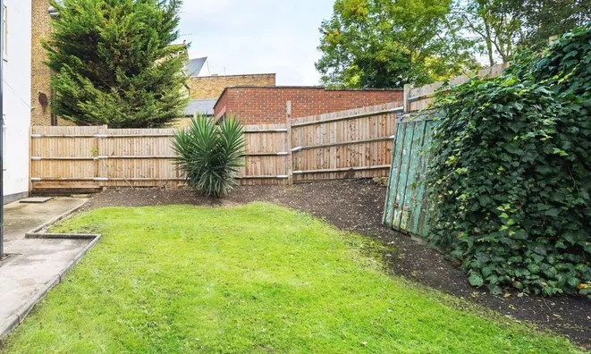 Недвижимость York Road, Acton: 5