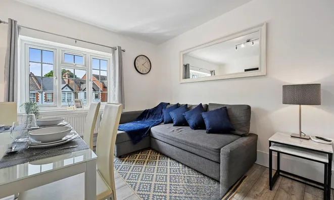 Недвижимость York Road, Acton: 10