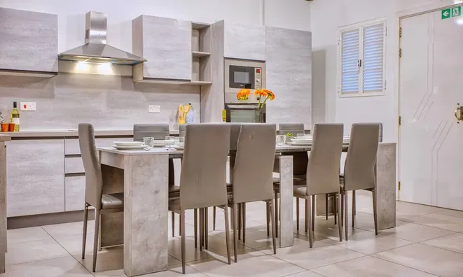 Недвижимость Sliema Seaview Apartment: 1